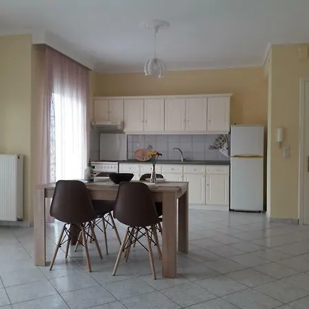Golden Apartmán Néa Péramos
